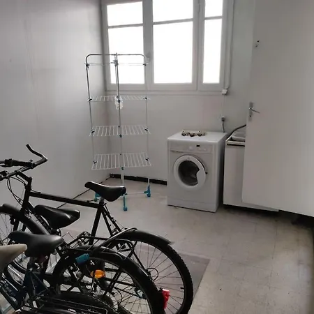 80 M De La Village Apartment